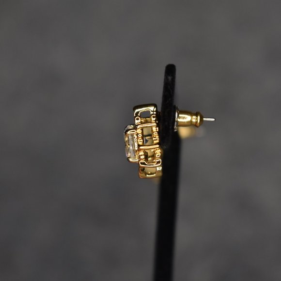 NWT Vintage Lindenwold Gold and Cubic Zirconia Stud Earrings - Picture 5 of 8